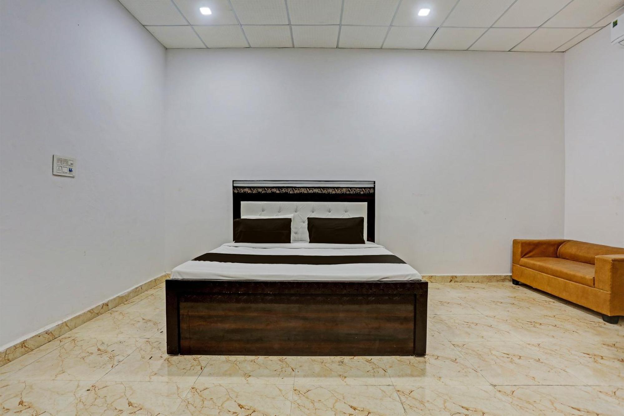 Hotel O Murliwala Wedding Palace And Resort Samalkha Exterior foto