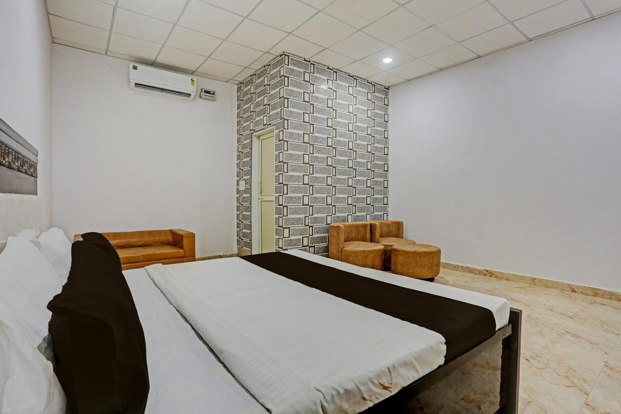 Hotel O Murliwala Wedding Palace And Resort Samalkha Exterior foto