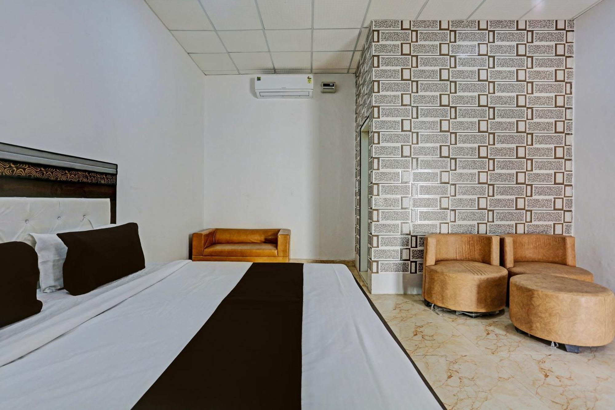 Hotel O Murliwala Wedding Palace And Resort Samalkha Exterior foto
