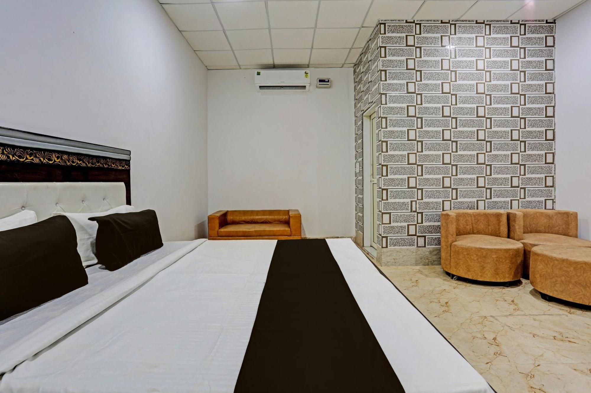 Hotel O Murliwala Wedding Palace And Resort Samalkha Exterior foto